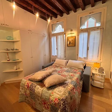 Apartment Albrizzi Charme *